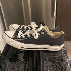 Converse,Low-Top All-Stars,Men’s 6.5 & Women’s 8.5